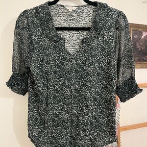 Women’s Size XS Lucky Brand summer top.